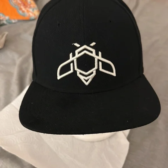 Jordan Mens Hat Black White Snapback Flat Brim Killer Bee Jumpman Wu Tang Cap - Picture 6 of 7